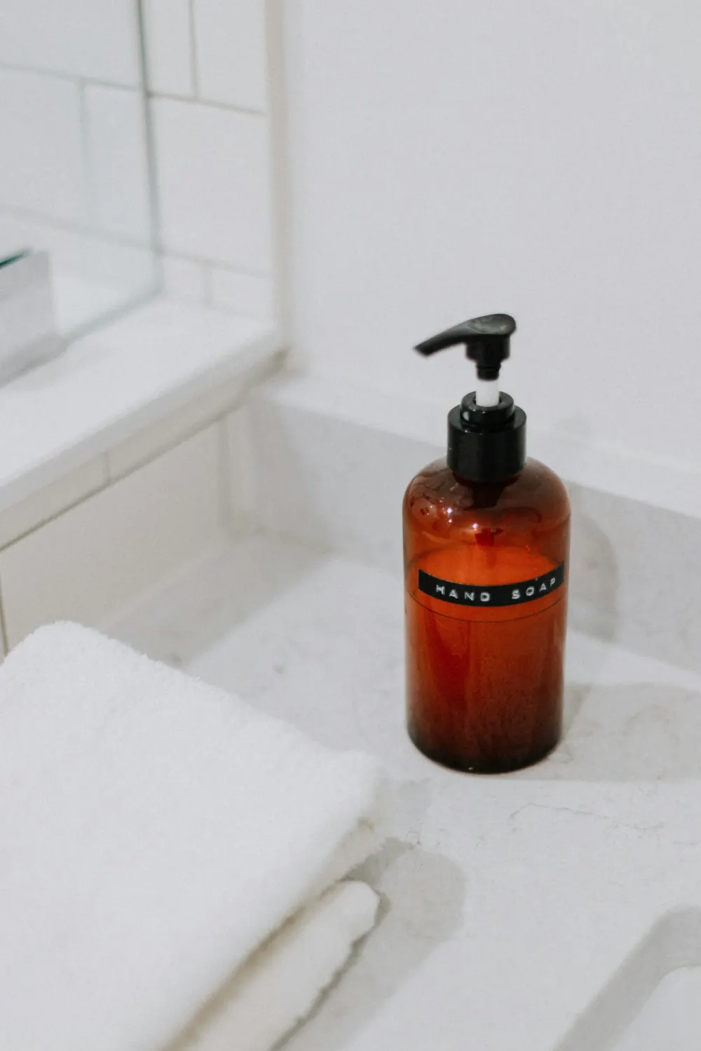 Hand soap amber